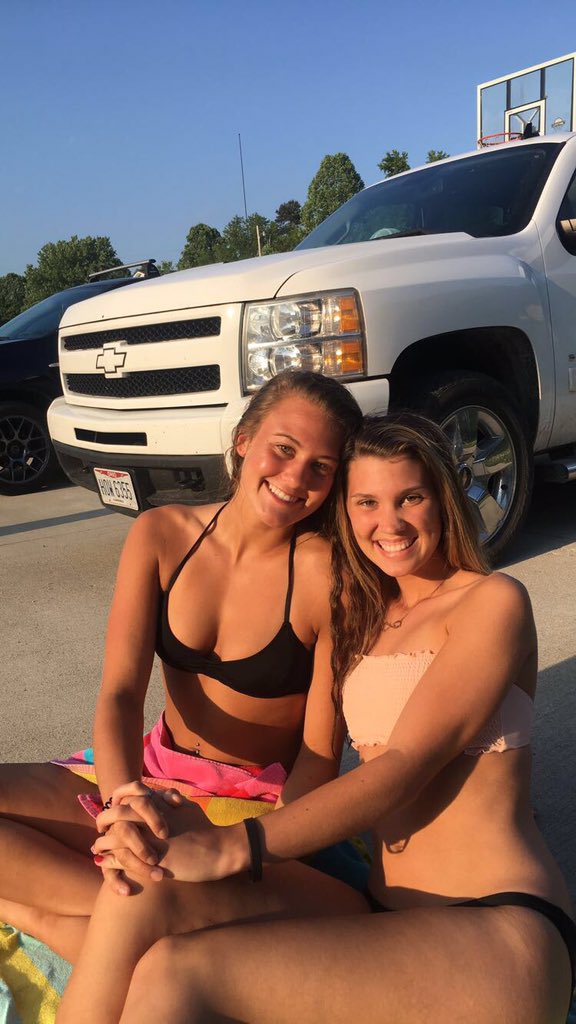 kinleypatt's tweet photo. Happy 18th Birthday Sissy❤️ have lots of fun, can’t wait to celebrate @ the beach 🎉🎊 love you lots🥰 https://t.co/ycz14k2XB4