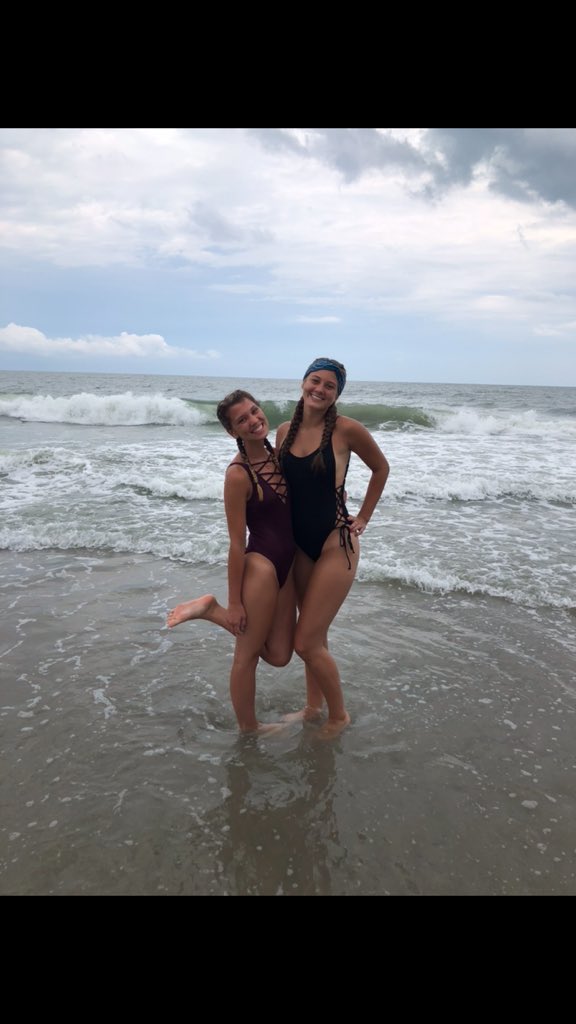 kinleypatt's tweet photo. Happy 18th Birthday Sissy❤️ have lots of fun, can’t wait to celebrate @ the beach 🎉🎊 love you lots🥰 https://t.co/ycz14k2XB4