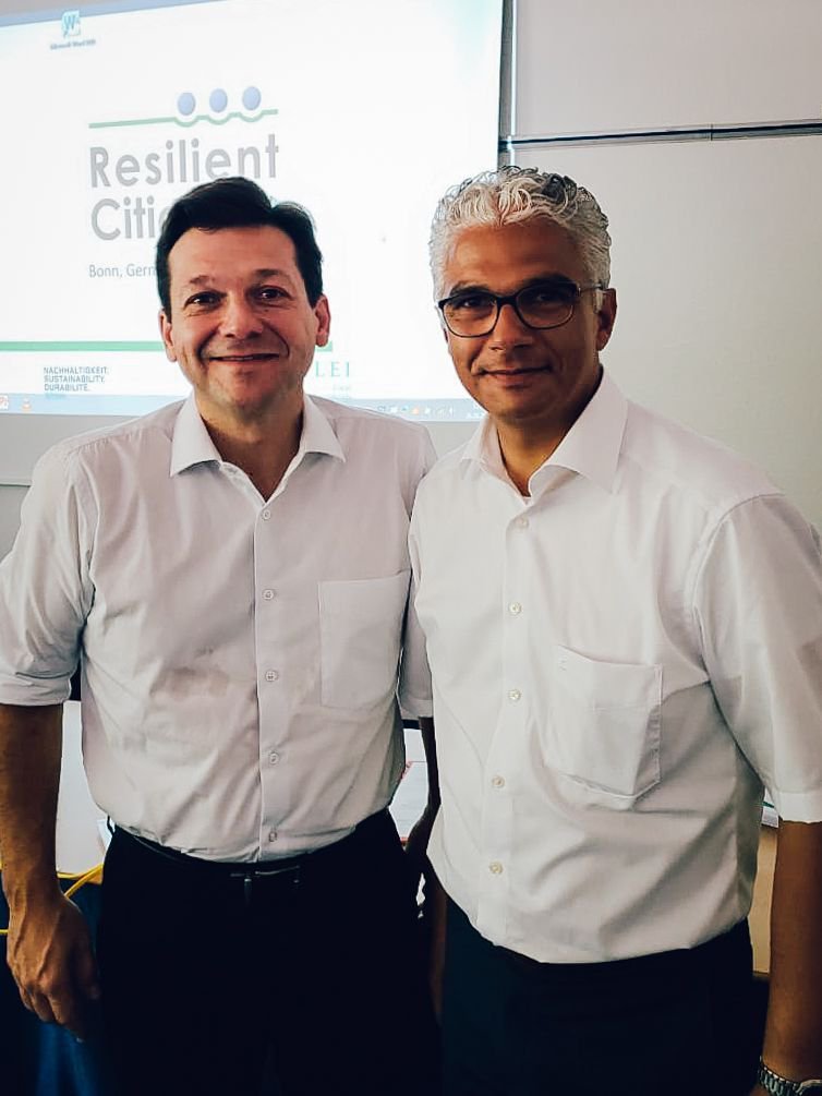 ICLEI's tweet photo. "As the Mayor of @prefrecife and a leader within @ICLEI_SAMS I have been seeking more engagement from the people, more convictions from the leaders and more concrete actions", @GeraldoJulioPSB in an interview with #ClimateActionStudio @UNFCCC. Check it out https://t.co/B3lSbX7PBv https://t.co/2YCi1D6ylo