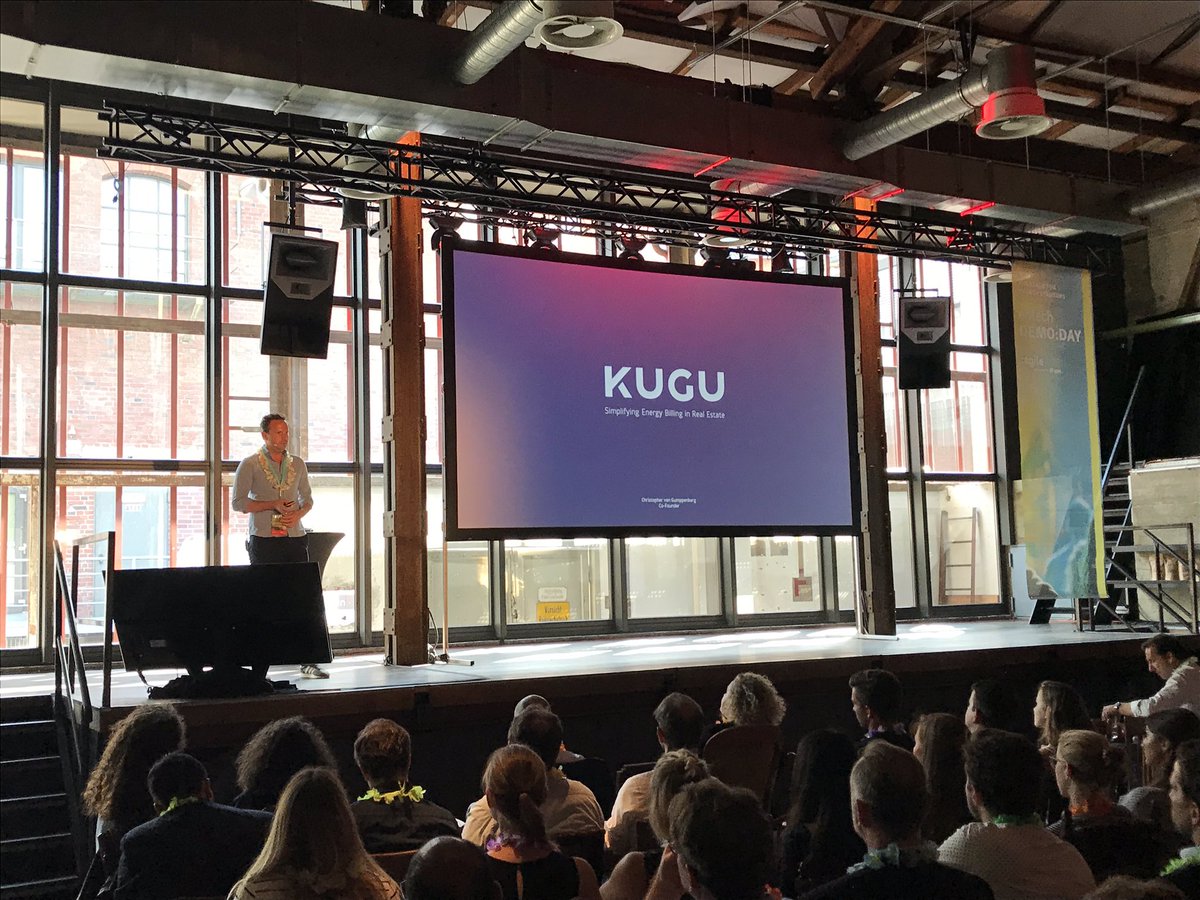 SOremek's tweet image. 2. Startup Pitch - #KUGU 
:agile entech DEMO:DAY at Seifenfabrik in #Duesseldorf with @digihub_de, High-Tech Gründerfonds, @ClimateKIC_DE, @UniAccelerator and DVH Ventures
@EON_agile
#entech #Startup