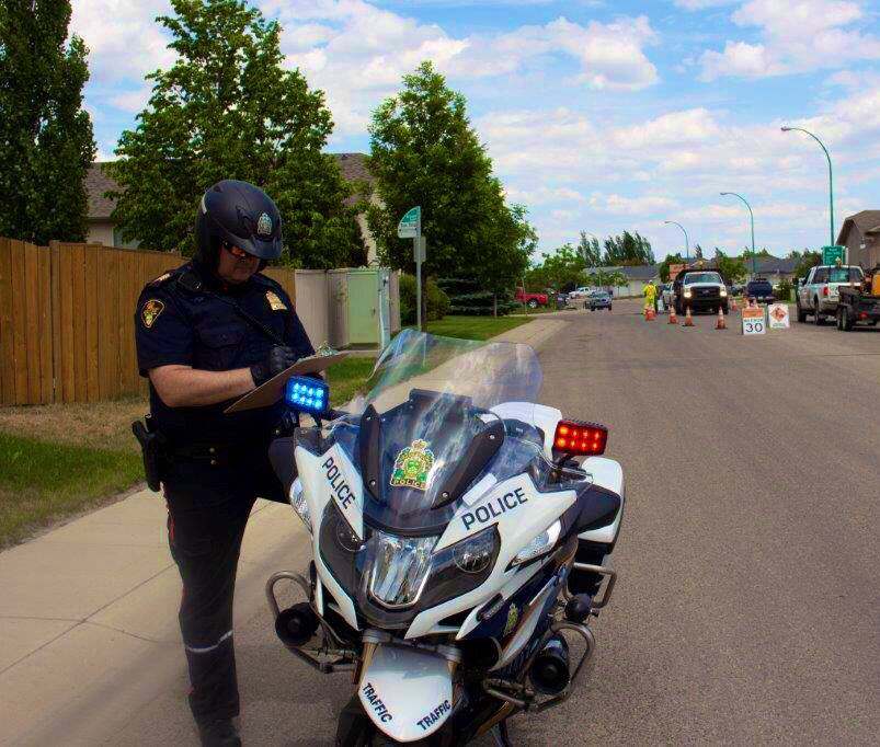 SPSTraffic's tweet photo. We teamed up with a CTSS officer on Wednesday and charged 48 drivers with cell phone violations. Our CTSS member wrote 35 of those tickets! Still lots of work to be done to get folks to #DrivePhoneFree. https://t.co/R0UQpaGDjb