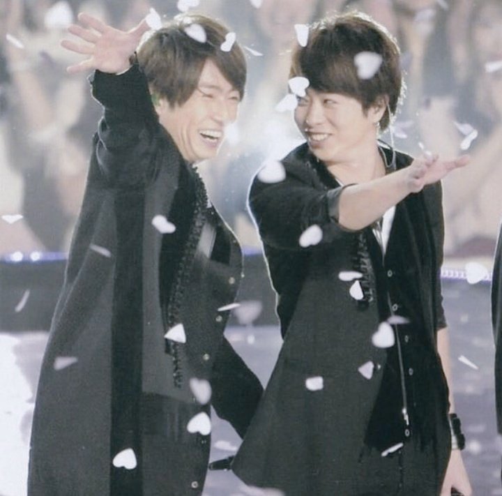 Maaihalle's tweet photo. There were too many things happened in RL and made me rush for times too. But I still wanted to celebrate my ship. See their smile always cheer me up. Sharing their smile which I've fogot to share this morning
 #SakuraibaWeek Day 5

Day 5 fic will be updated tomorrow💚❤💚❤💚❤ https://t.co/y2UMWWrmWx