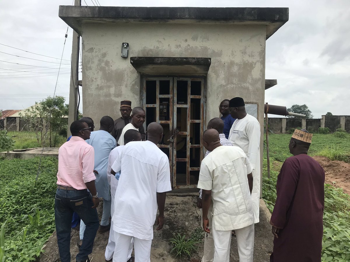 TSericc's tweet photo. The ES SPHCDA together with the PM EDM and Accountant SOML inspecting the walk-in cold rooms and the generator back up. For technician to give report on workability of the generator &amp; fuelling by Monday. https://t.co/oq5mALCgb2