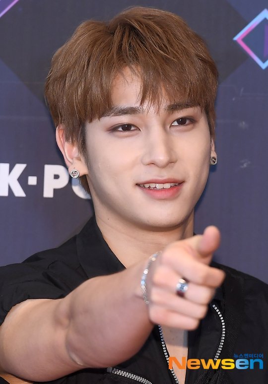 Hangyulfrance's tweet image. [PHOTOS] #HANGYUL @ M!Countdown Photo Time (110719) : facebook.com/pg/HangyulFran…

#SIXC #6crazy #이한결 #한결 #프로듀스X101 #PRODUCE_X_101