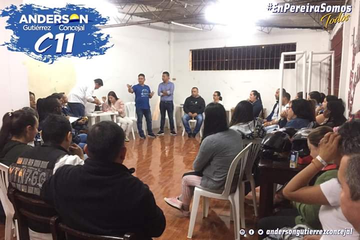 AndersonGutir18's tweet photo. Estamos fortalecidos por la #fuerza y el ímpetu que nos otorgan lo equipos que rodean este proceso. Conozco de la #capacidad de liderazgo de quienes los direccionan. David Mancera

A 108 días de las #elecciones nos tenemos #confianza para asumir el reto.
#EnPereiraSomos #fuerza https://t.co/I67b1BjkgW
