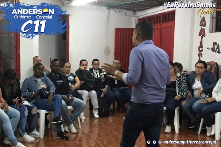 AndersonGutir18's tweet photo. Estamos fortalecidos por la #fuerza y el ímpetu que nos otorgan lo equipos que rodean este proceso. Conozco de la #capacidad de liderazgo de quienes los direccionan. David Mancera

A 108 días de las #elecciones nos tenemos #confianza para asumir el reto.
#EnPereiraSomos #fuerza https://t.co/I67b1BjkgW