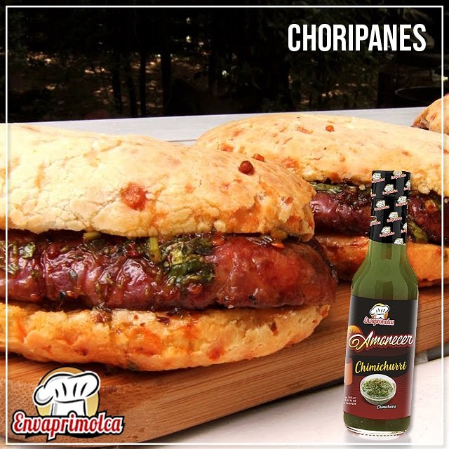 envaprimolca's tweet photo. Nuestra Salsa Chimichurri es gran secuaz del Choripan ya que es preparada con perejil, orégano y ají molido que la da ese sabor tan especial 😋 https://t.co/Eo1Qxk7nLl