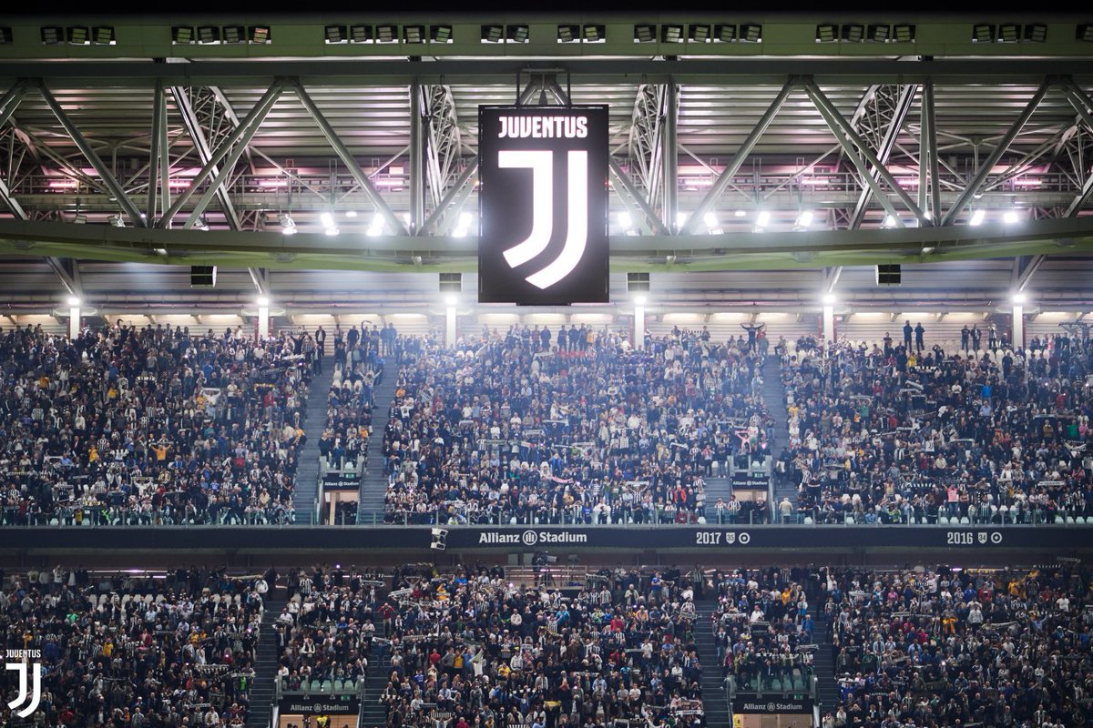 juventusfc's tweet photo. Più biglietti per i tifosi all'#AllianzStadium! ⚪⚫ La Campagna Abbonamenti si chiude con il 95% di rinnovi. Non ne verranno venduti di nuovi, per aumentare la disponibilità di tagliandi per le singole partite  https://t.co/BSR7DbAThp https://t.co/2sbbfFCsxj