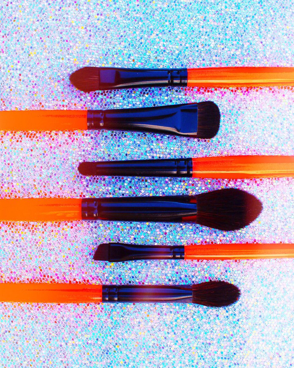 🔸 INFRARED SERIES 🔸
Get 30% off any Goat’s Milk Brush Cleanse when you purchase the Nuevo Infrared Trio! No code necessary, offer valid while supplies last. bit.ly/2JhefNy

#aloricollection #cleanbrushgang #infrared #crueltyfree 🖤 Blaxican Owned