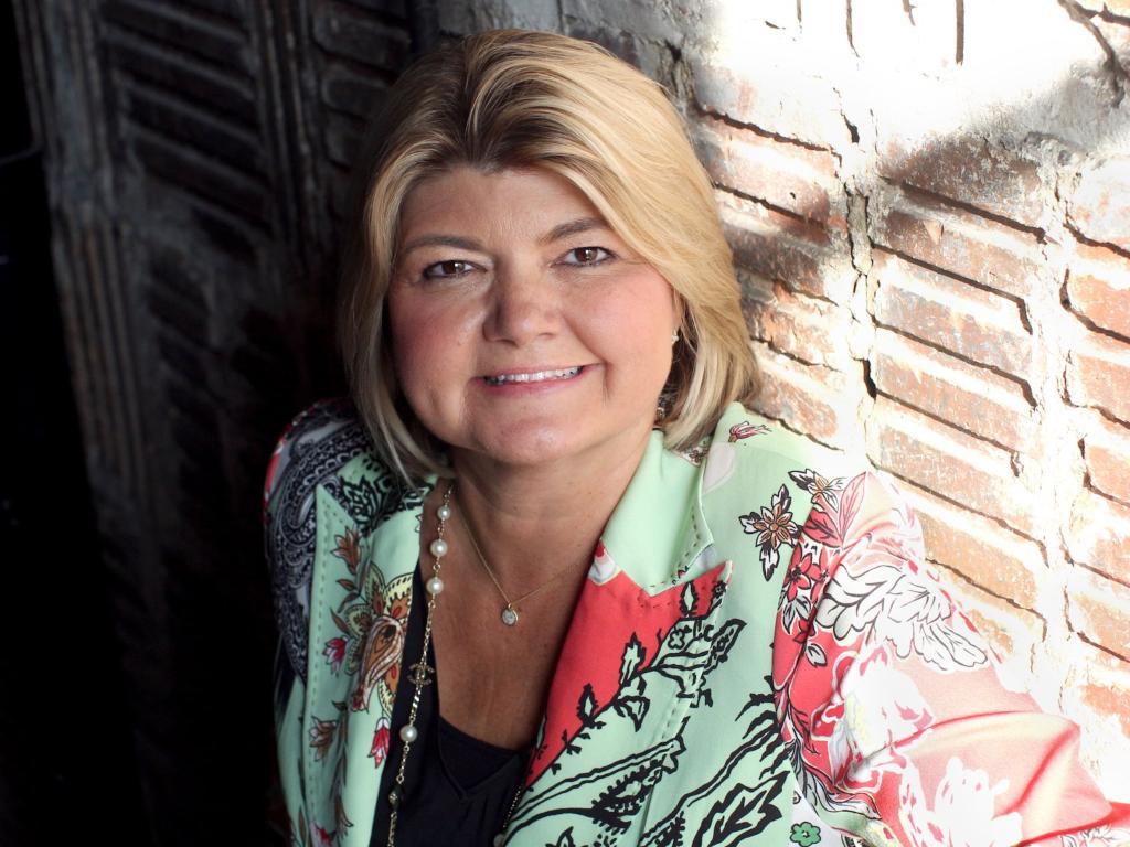 AWS Partner Network (@aws_partners) on Twitter photo Hear from AWS VP <a href="/sandy_carter/">Sandy.ATH; gm.Brave</a> on why customers should migrate their Microsoft Workloads to AWS: amzn.to/2XYuet7 #TheNextSmart Hear from AWS VP <a href="/sandy_carter/">Sandy.ATH; gm.Brave</a> on why customers should migrate their Microsoft Workloads to AWS: amzn.to/2XYuet7 #TheNextSmart