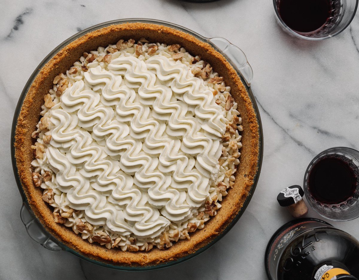 gpbnews's tweet photo. Apple, pecan, pumpkin, key lime.. Name the occasion, and there's a pie for it! 🥧 Join us as we talk to @floursugarbuttr , two CDC doctors shaking up classic pies in their new book, "The New Pie: Modern Techniques for the Classic American Dessert."

https://t.co/n3CU7fP8rQ https://t.co/gnTTaJdIOw