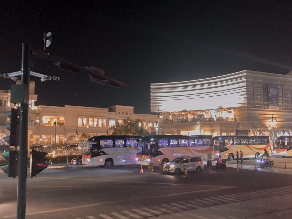 IBPofficial's tweet photo. With the grand fireworks display and Silent Sanctuary's roots of bittersweet melodies, the grand launching of Premium P2P bus services indeed rocked at the Festive Mall Outdoor Atrium.

#FestiveWalkIloilo
#MegaworldLifestyleMalls
#IloiloBusinessPark
#IloiloToTheNextLevel https://t.co/0IXwDBrF8z