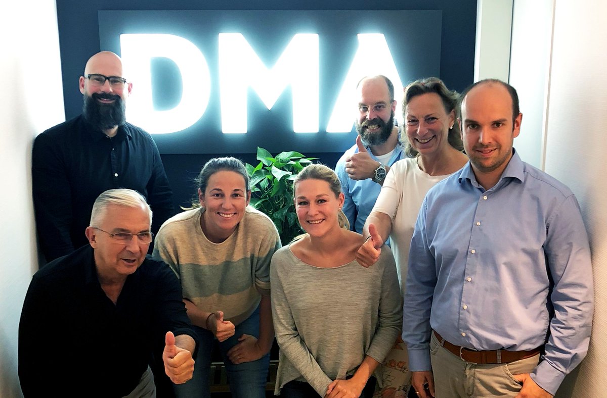 dmadortmund's tweet photo. Die Vertriebstalente, des von der Wirtschaftsförderung Dortmund geförderten Programms „ESS-effizient Stärken stärken“, waren zu Besuch bei @dmadortmund. Geübt wurden das „SINUS-Modell“, das „Telefontraining“ und die „Präsentationstechnik“. @stadtdortmund #vertrieb #sichtbarkeit https://t.co/F9wjXFH0R8