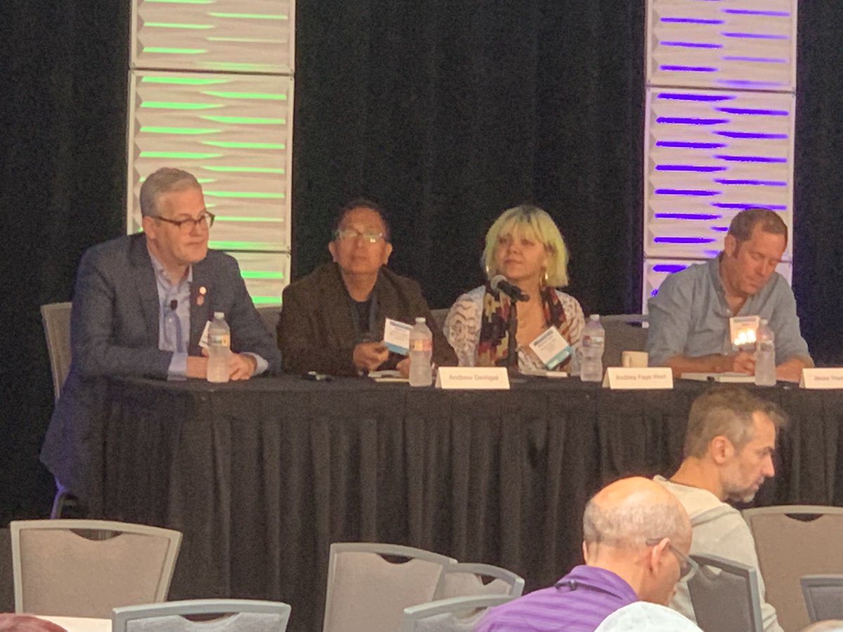 ACM national conference: Journalist Jesse Hardman "We need real simple ways for people to get the information they need."  #ACMPDX <a href="/alliancecm/">AllianceforCommMedia</a> <a href="/mikewassenaar/">Mike Wassenaar</a> <a href="/ACMWest/">West Region - Alliance for Community Media</a>