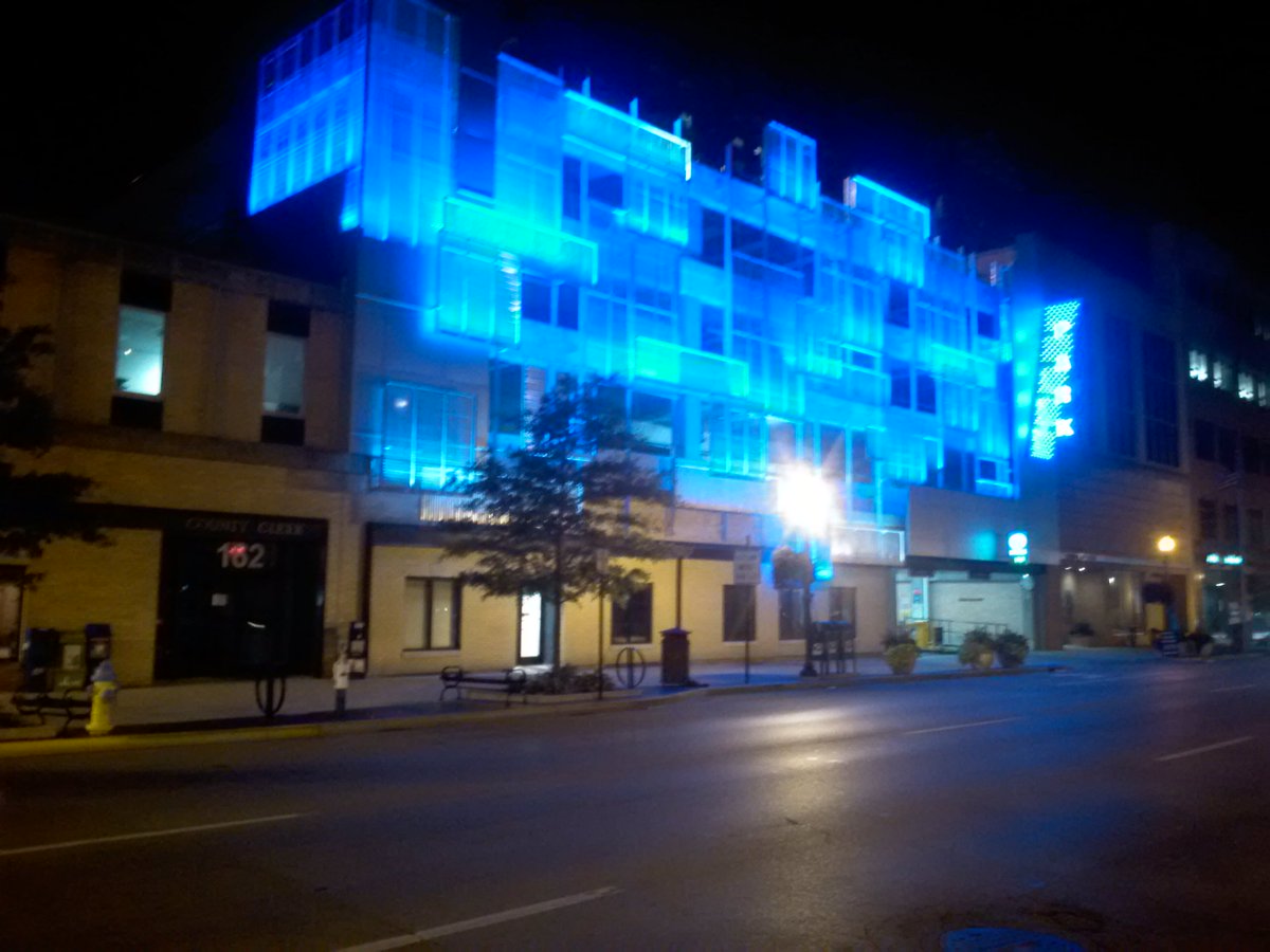 gmeansparking's tweet photo. Our Helix on Main garage is in the running for the coolest garage in America, Please vote and spread the word! Thanks! #sharethelex #parkingart #placemaking #lightuplex #LEXPARK @LexParkingAuth https://t.co/6iliubKVGT https://t.co/3lbzR4I0ad