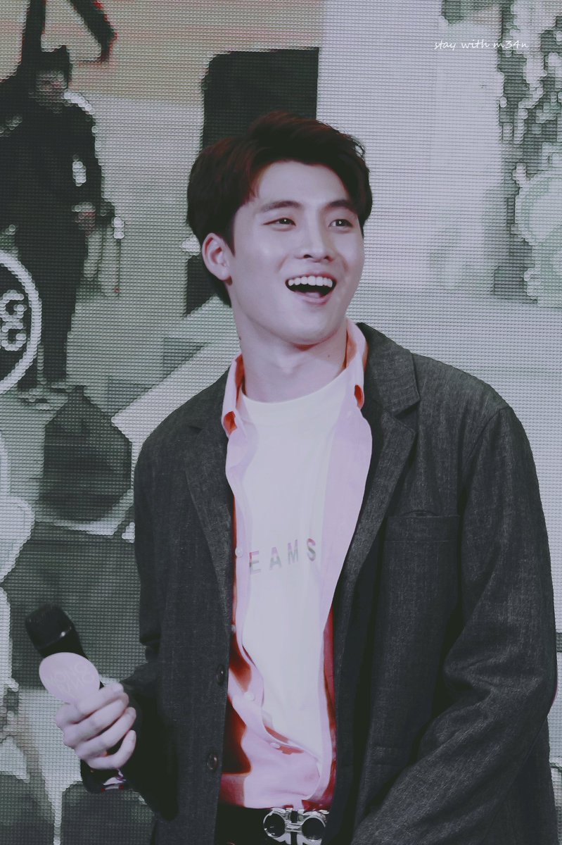 StayWithM34N's tweet photo. ให้มันเป็นสีชมพูแล้วกัน
@m34nismind 
#MongrangxMean
#MeanPhiravich https://t.co/bgwjkrtwOA