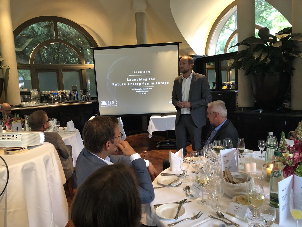 IDC_Deutschland's tweet image. Now on stage: #IDCs fabulous chief analyst for the European region @carter_pc #idces19