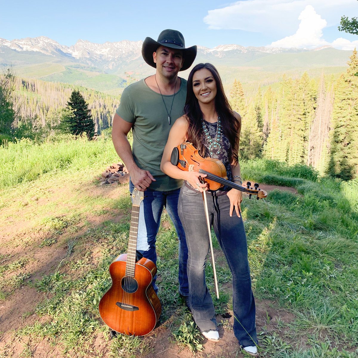 timandtaylor's tweet photo. Had so much fun yesterday shooting more content with @TieulieConnor in one of our FAVORITE locations to go for a drive, look for moose, unplug, camp, fish, hike etc. So glad we were able to capture it! πππΌ #MuddyPass #ThatView #GoreRange https://t.co/bv7LGqHmAR