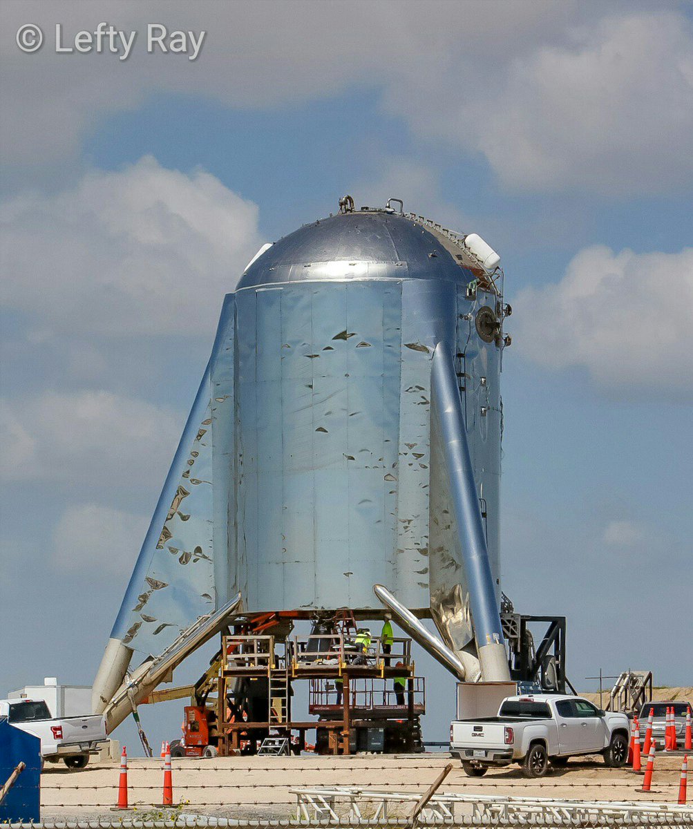 LeftyRay's tweet image. SN6 Raptor almost completely installed. LIVE from Boca Chica Beach #SpaceX #starhopper #bocachica #starship