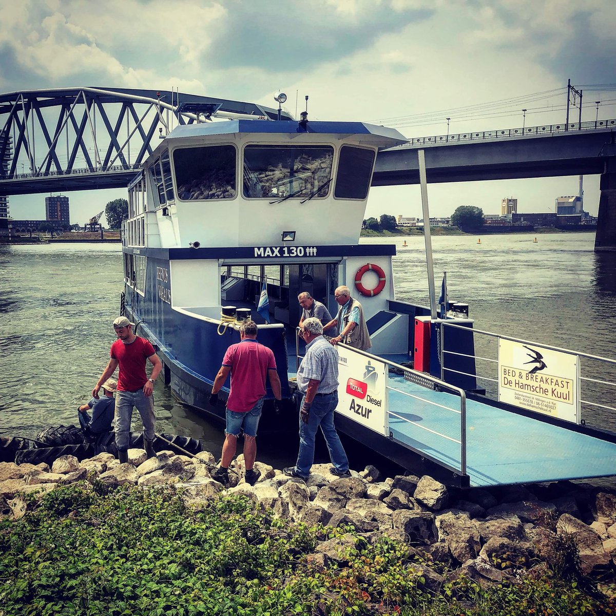 Op 't Eiland tweet media