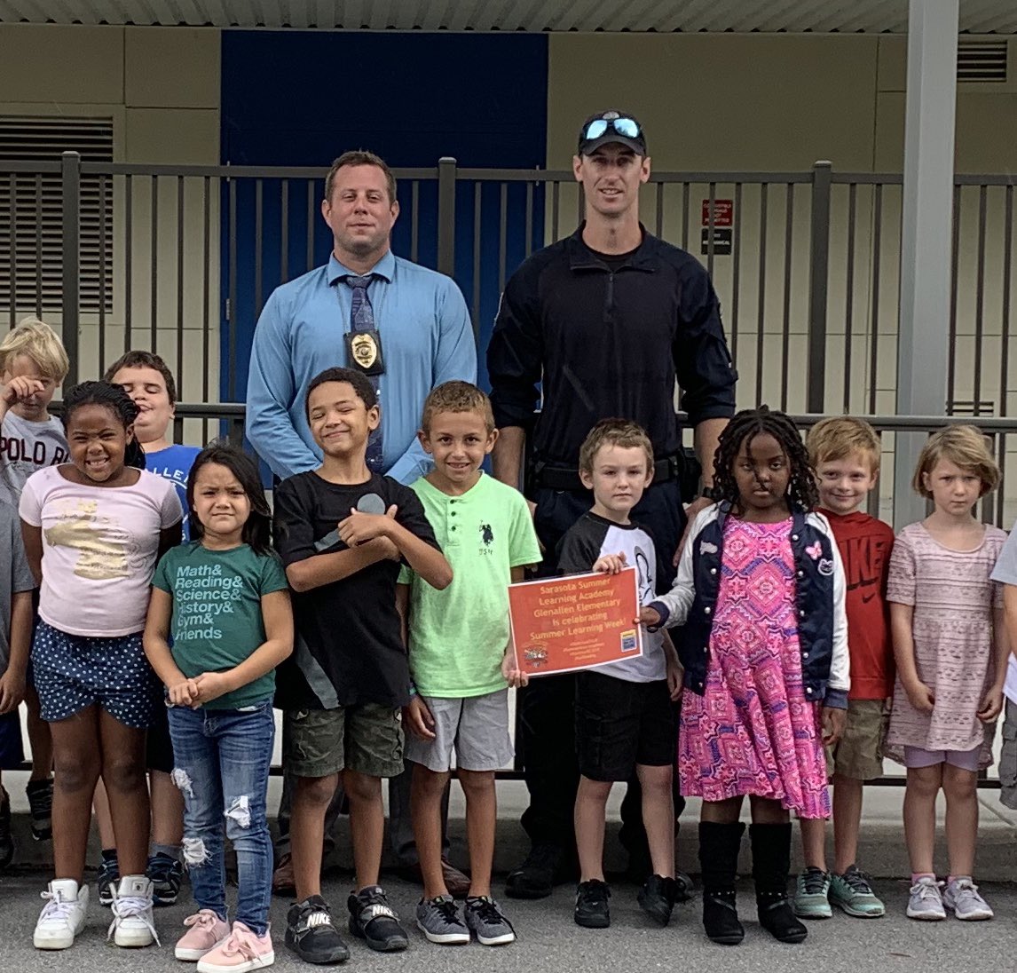 thejenjj's tweet photo. Thanks to @NorthPortPolice for coming out to Glenallen Elementary @sarasotaschools this morning to educate the students for #SummerLearningWeek These kids are having a #SmarterSummer engaging in #SmarterSummersChallenge. @SuncoastCGLR @ThePattersonFdn https://t.co/BPz4xvBz9t