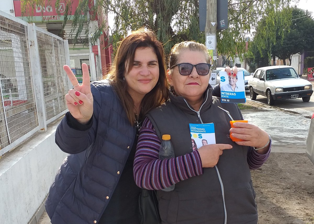 gabyfruszman's tweet photo. Ahora en Barrio Rififi conversando con nuestros vecinos.
#EnMoreno #TodosSomos
#DamiánContreras #Intendente https://t.co/LpS9FRyXlZ