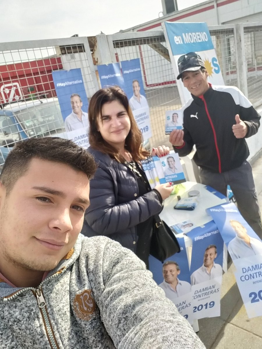 gabyfruszman's tweet photo. Ahora en Barrio Rififi conversando con nuestros vecinos.
#EnMoreno #TodosSomos
#DamiánContreras #Intendente https://t.co/LpS9FRyXlZ