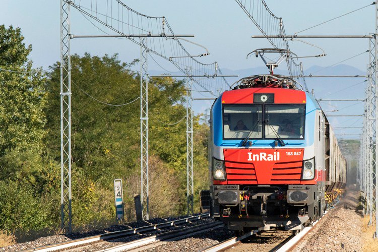 WorldCargoNews's tweet photo. Market Briefing #LA #automation #Vado #Ukraine #ICHCA #Charleston #Suttons #Tanks #JLT #ICTSI #Lonza #Visp #Rhine #InRail #Slovenia – AND MUCH MORE! https://t.co/rP9b8dyDQi https://t.co/pAaW2gW6fL