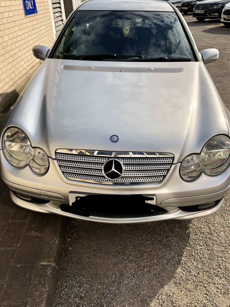 Driver of this car has been reported for No Insurance and Driving with No License in #swanley by #communitypolicingteam Cash and Cocaine have also been recovered from the car. #noinsurancemeansnocar #proactivepolicingteam #zerotolerence #sevenoaksdistrict CT