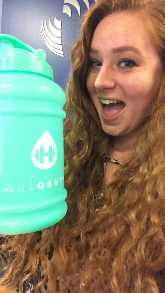 ScarletteEnigma's tweet photo. #chuggingatwork @hydro_jug #mint #redhead #water #justkeepchugging #hydro #jug #hydrojug #hydrate just dropping this here to say I #LOVE my #mint #hydrojug thanks! https://t.co/CpMWtusorL