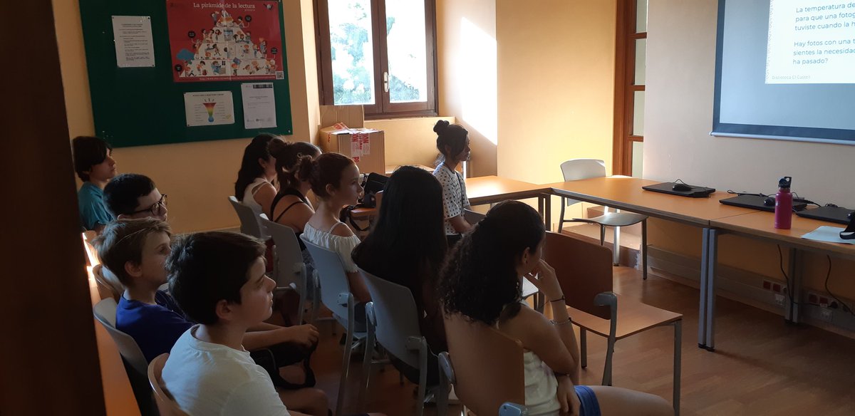 I continuem la tarda amb el curs de #fotografia per #joves a la #bibliotecaelcastell
#vacarisses