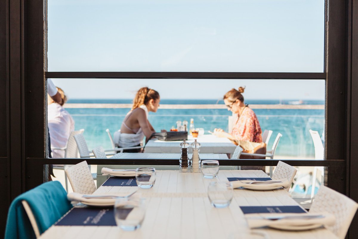 Pgwidden's tweet photo. Three great places to eat this summer, looking out to sea… #porthgwidden #porthminsterbeachcafe #porthminsterkitchen https://t.co/FTkhslh5KI