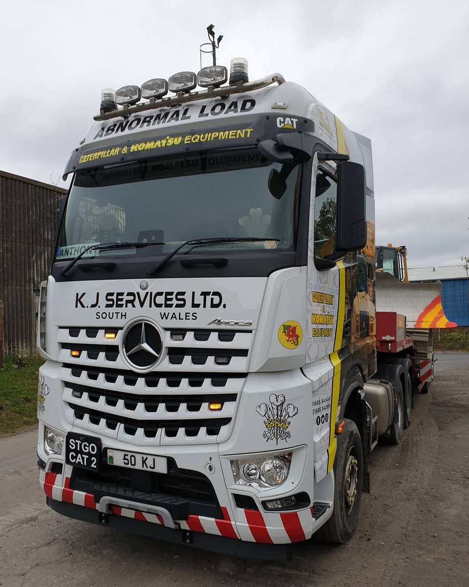 KJ_Services's tweet photo. It's Been A Busy Afternoon In The Yard, With Machines In / Out Of The Gate! #KJServicesLTD #HireFleet #LowLoaderHire #SouthWales #Mercedes #Arocs #PlantSpeed https://t.co/RlzOBu9DHH