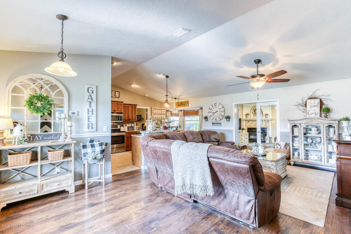roywickfelders's tweet photo. At RoyWickfelder, we know the value of personal relationships—especially when finding a budgeted home in Port St. John area. We’ll be with you every step of the way.
#ThursdayThoughts #realtordeals #waterfronthomes #homeforall #propertymanagement 
https://t.co/z5Lg1Q9OlN https://t.co/lKNoTzDy0g