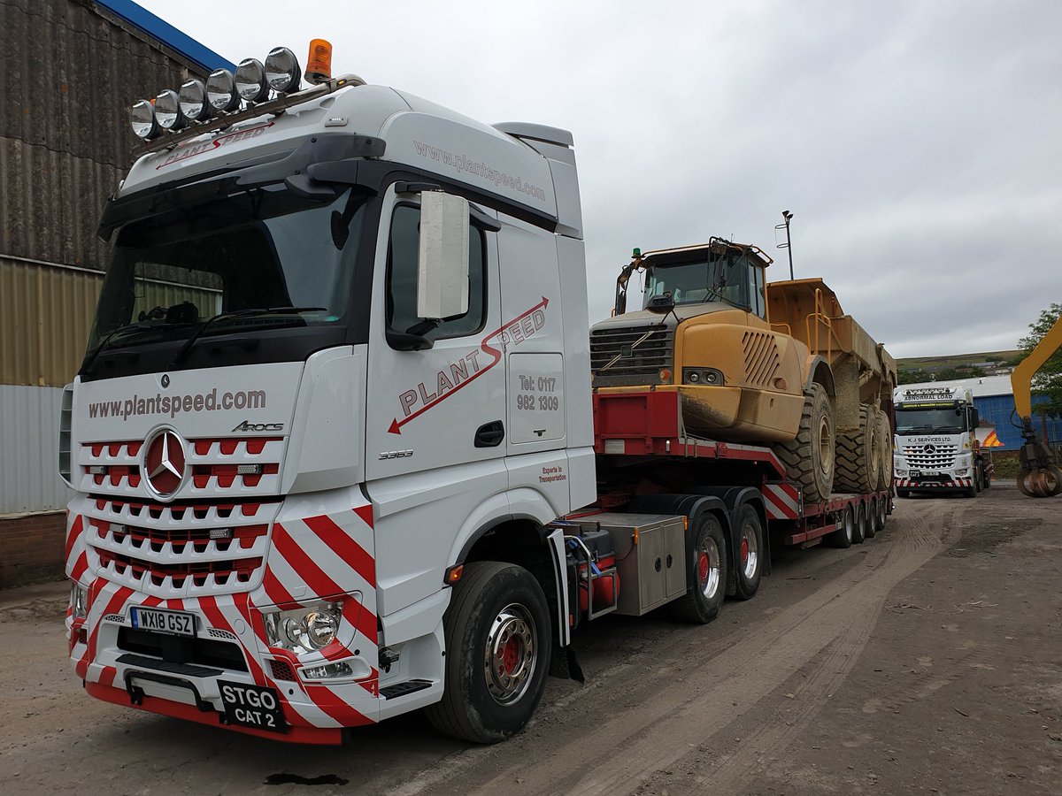 KJ_Services's tweet photo. It's Been A Busy Afternoon In The Yard, With Machines In / Out Of The Gate! #KJServicesLTD #HireFleet #LowLoaderHire #SouthWales #Mercedes #Arocs #PlantSpeed https://t.co/RlzOBu9DHH