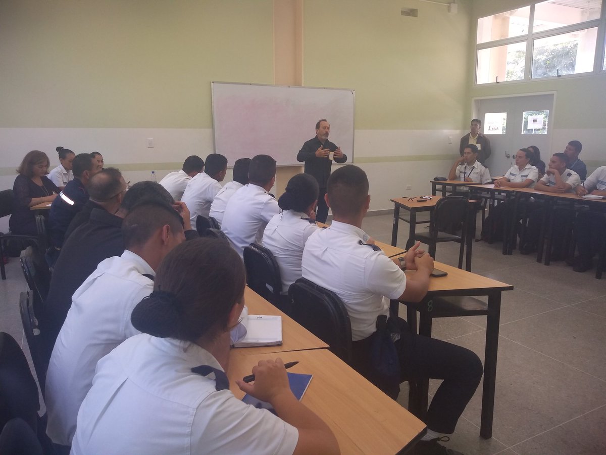 UNES__Tachira's tweet photo. En la Mes de Trabajo 3, el Dr Freddy Contreras diserta sobre Derechos Humanos y Seguridad de la Nación en IV Congreso de Seguridad @UniversidadUNES #Táchira https://t.co/EYMIFkZdp8