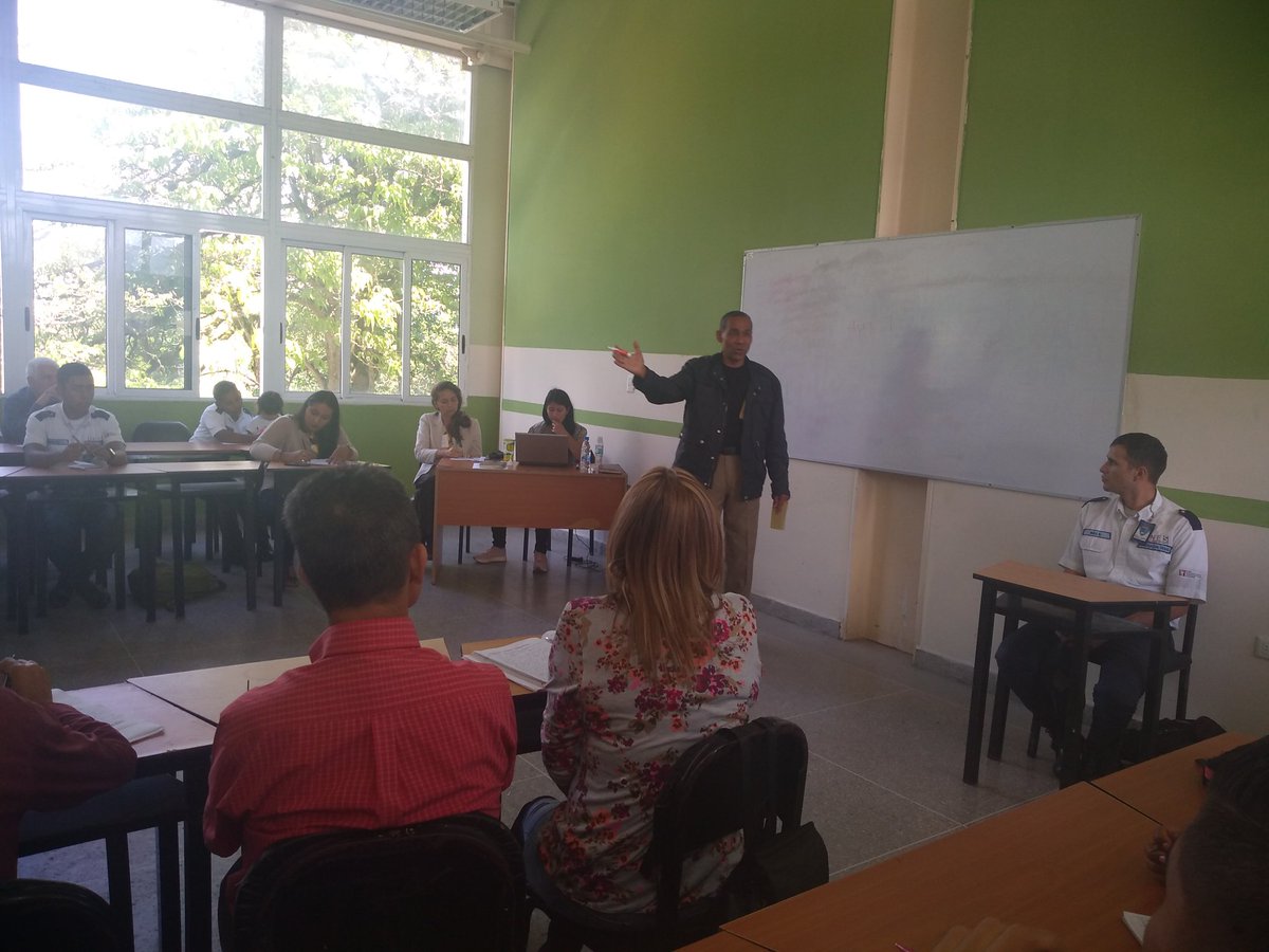UNES__Tachira's tweet photo. Dr Alexander Suárez expone sobre Guerra Prolongada y Resistencia Popular en 5 mesa de trabajo en el IV Congreso de Seguridad @UniversidadUNES #Táchira https://t.co/WVtNLlW01n
