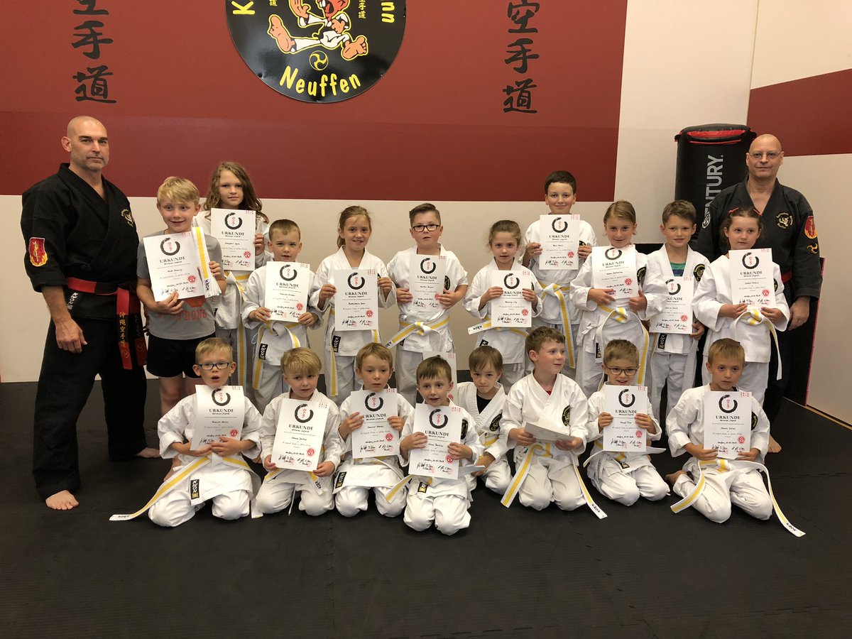 WeitmannNeuffen's tweet photo. Unsere Kleinsten hatten heute in der Karateschule Weitmann in Neuffen ihre weiss-gelbgurt Prüfung super Leistung  #kinder #kinderkarate #stolz #okinawajugend #kids #karatekids #karateschuleweitmannneuffen #glückwünsche #ehrungen #neuffenertal #neuffen #okinawa #okinawakarate https://t.co/poYgRTakBx