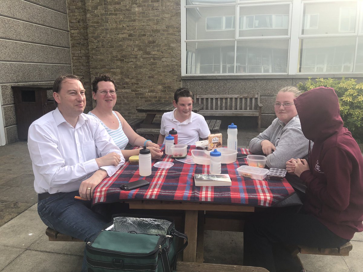 hoy7barclay's tweet photo. Year 6 Transition Picnic is in full swing with beautiful weather 🥪🍓 https://t.co/Rwavxv0Fga