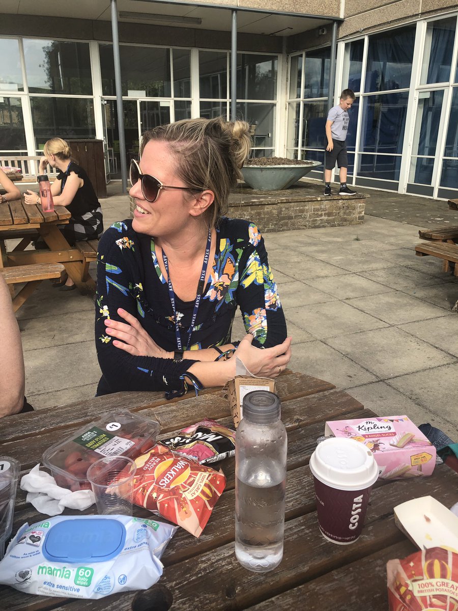 hoy7barclay's tweet photo. Year 6 Transition Picnic is in full swing with beautiful weather 🥪🍓 https://t.co/Rwavxv0Fga