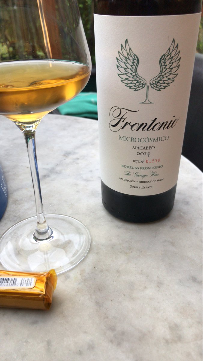 Einer meiner absoluten Lieblingsweine.
Im Betonausbau, ⁦<a href="/GuteWeine/">Lobenbergs GUTE WEINE</a>⁩ spricht zurecht von leichtem Salzgeschmack nach hinten raus.