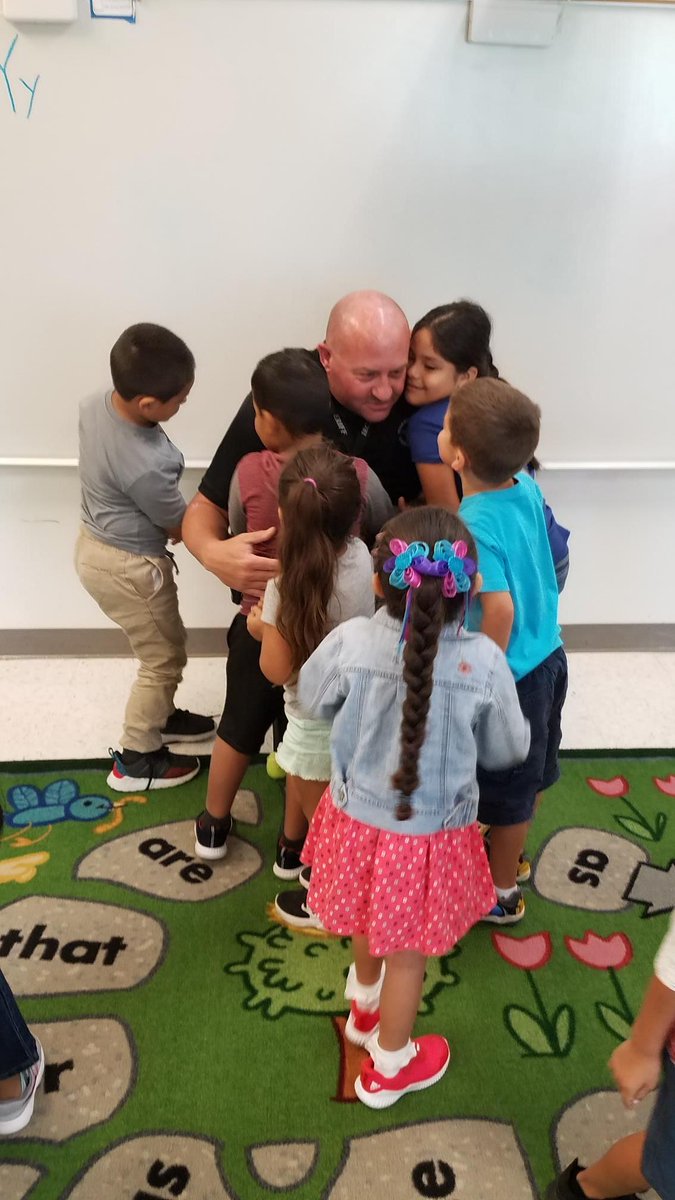 GreenJulieL's tweet photo. Today SRO Deputy May from the IRC Sheriff's Dept. shared his love of reading with our STEP into Kindergarten students. They LOVED listening to the story and asking lots of questions! THANK YOU, Deputy May! @kls_krista @IRCSchools #STEP2019 #malits @IRCSheriff https://t.co/MViCiw5IGp