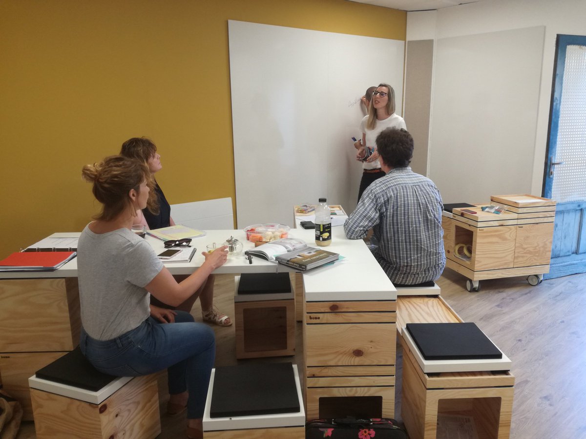 rouedad's tweet photo. ⚗️Ce soir, c'est #atelier Dojo ! 
💭On mutualise les méninges et on teste les idées ! 

#coworkingspace #atelier #idees #test #collaborative https://t.co/JQCOSKgCOB