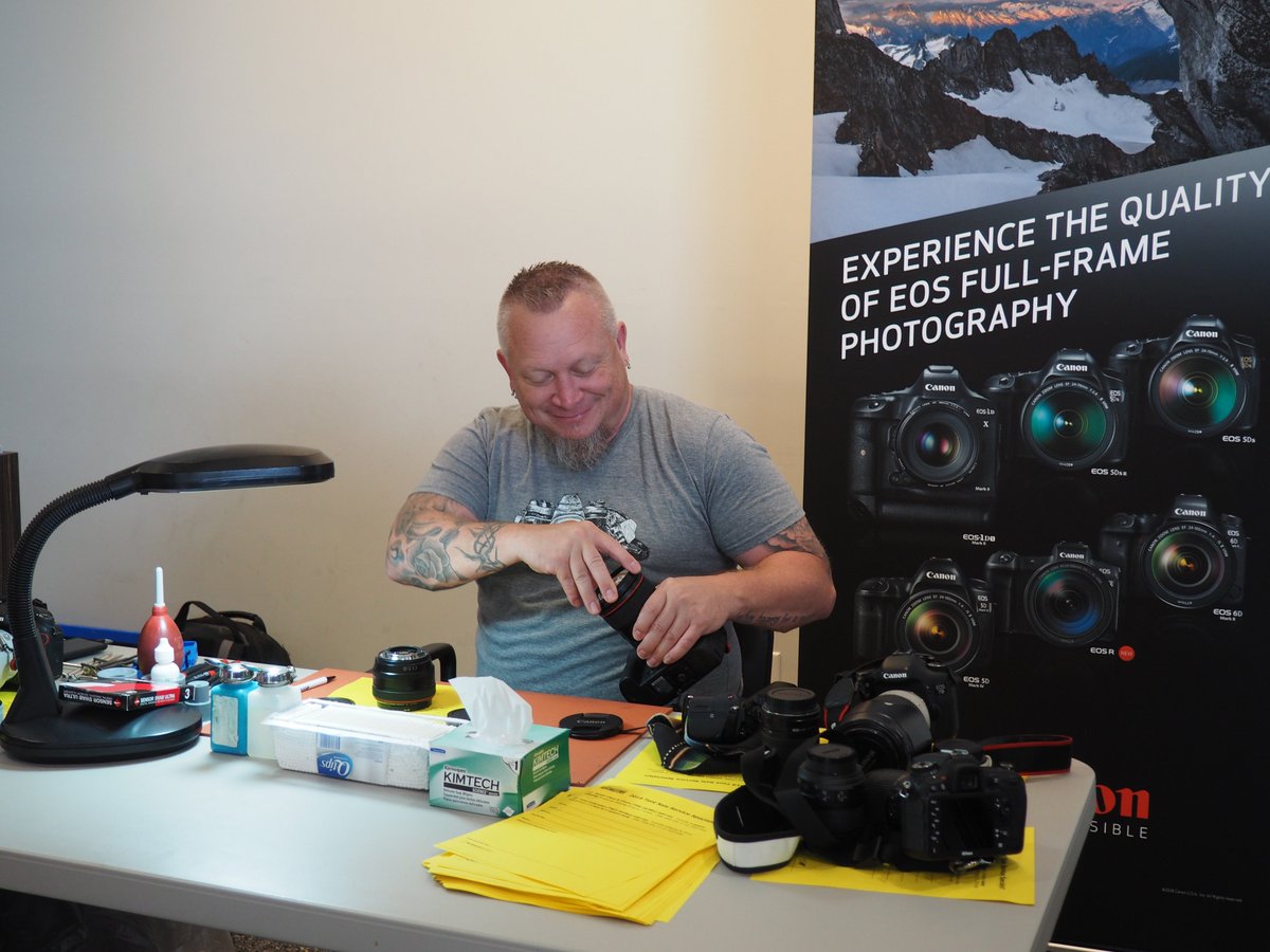 rockbrookcamera's tweet image. Everyone say hi to Tim! He will be handling all of your cleaning and lens calibration needs during the Tent Sale at our West Omaha Store. Stop out now thru Saturday to get your cameras sparkling!

facebook.com/events/3912657…
#rockbrookcamera #tentsale #cleanandcheck #calibrations