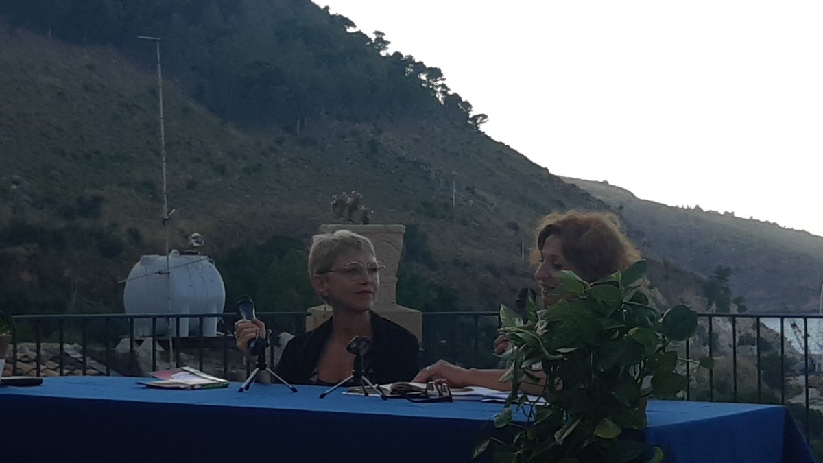 "Ilaria Alpi è stata la mia prima storia documentata. Avevo un dovere nei confronti di Ilaria e di sua mamma. Era un fuoco incrociato, così ho inventato Jamila, l'unico personaggio inventato del libro." Gigliola Alvisi ci racconta "La ragazza che voleva conoscere l'inferno".