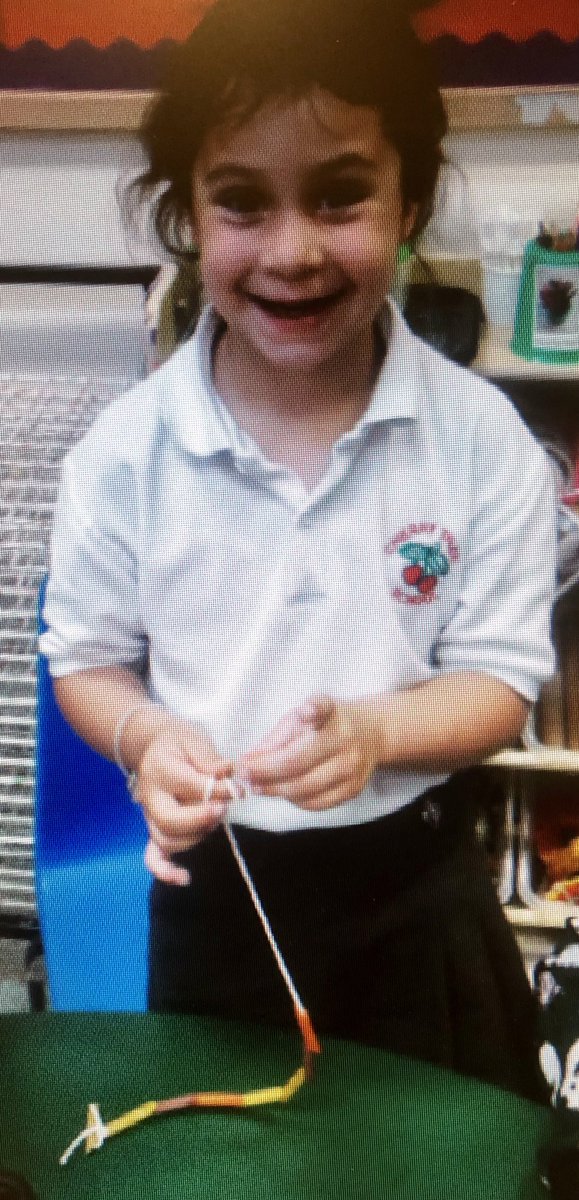 MrsChauhanCTS's tweet photo. Take one country
Reception continued their learning about Pakistan by talking about the flag, music, sports, clothes and famous buildings. They enjoyed playing cricket and making their own necklaces.@EBirdsallCTS1 @CTS1_Watford @headcherrytree1 #cttheme https://t.co/4oCFcslhxd
