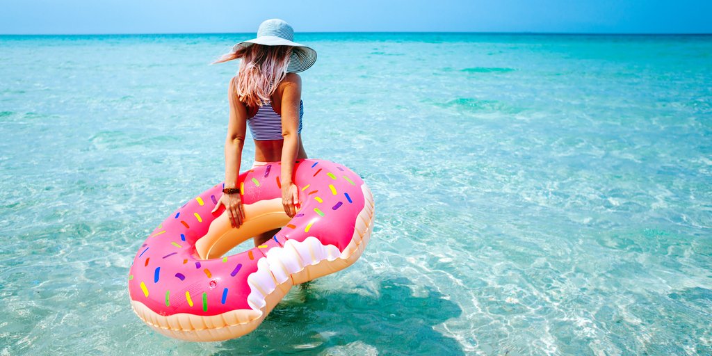 Tú, la playa y el sol, no sé, piénsalo. 🙌✨
#FelizJueves