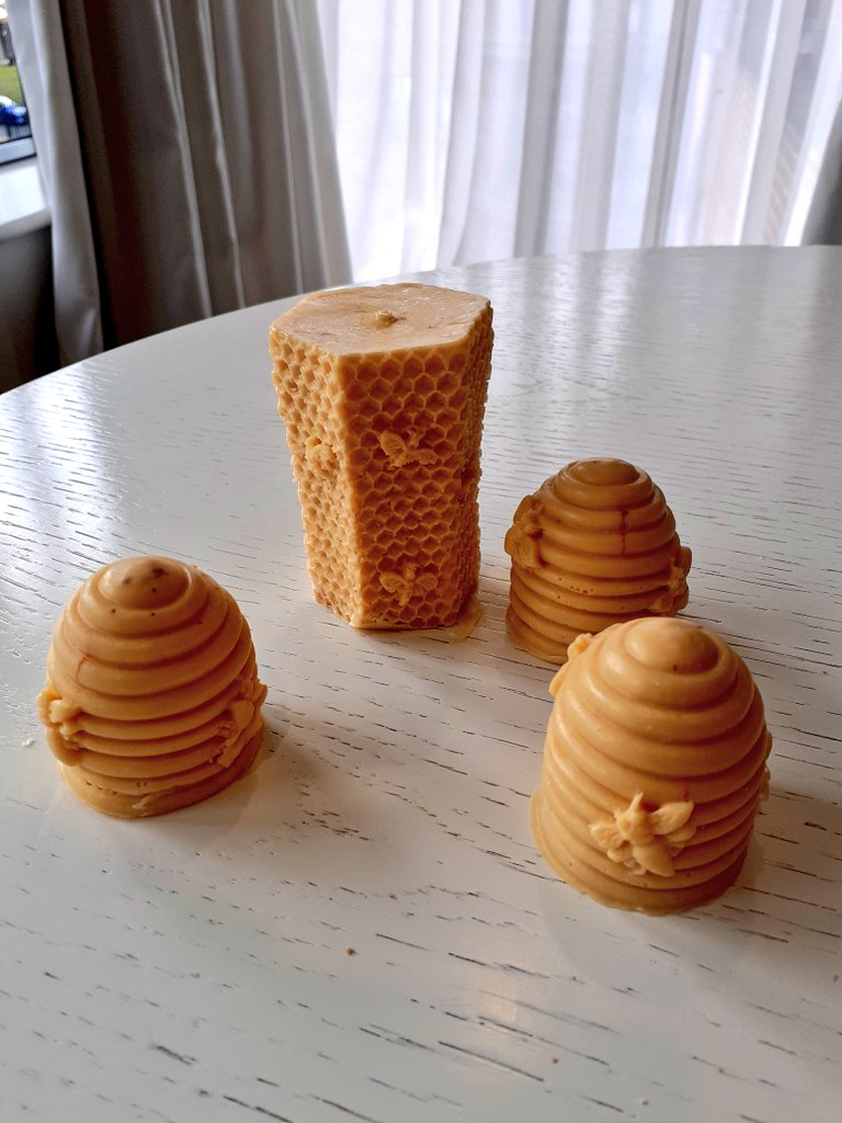 GoEActivities's tweet photo. Isn't the soap we made un-BEE-liveably BEE-tiful at #GracewellofEdgbaston #DontStepOnABeeDay @GracewellHealth @JazzVirkTweets @SteventonZoe @asajuk https://t.co/JH6yArIvij