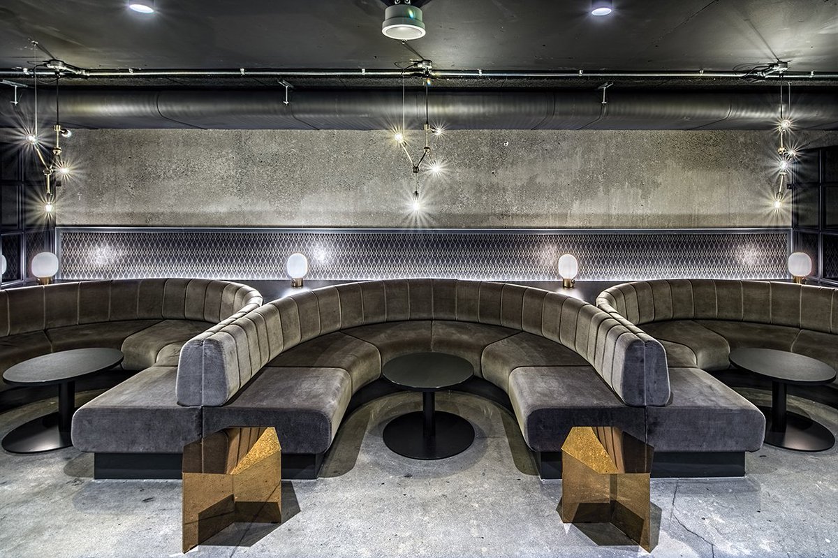 Photobanks's tweet photo. RocketSpace in London, which I was commissioned to #photograph, is on the longlist for the Dezeen #Awards 2019 for the best large #workspace #interior. Dezeen received over 4,500 entries from 87 different countries with 259 interior #design projects being selected. #photography https://t.co/hazNvTXGzW