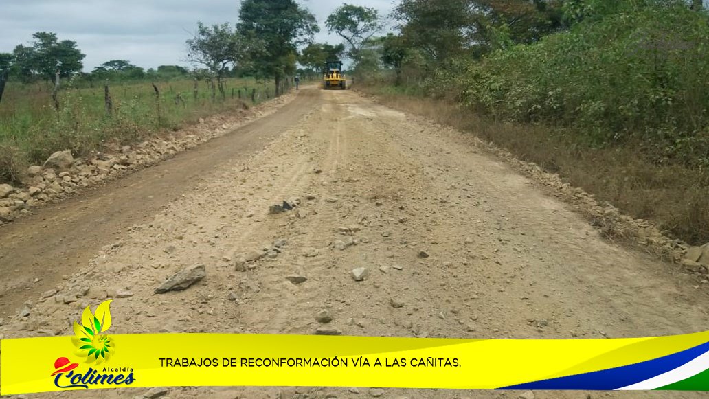 ColimesGad's tweet photo. #Avanzamos |Maquinarias del #GADMunicipal del Cantón Colimes se encuentran realizando trabajos de reconformación vía al Rcto. Las Cañitas.
#JuntosProgresamos
#MiCorazónporColimes https://t.co/G9PfBTZ8oJ
